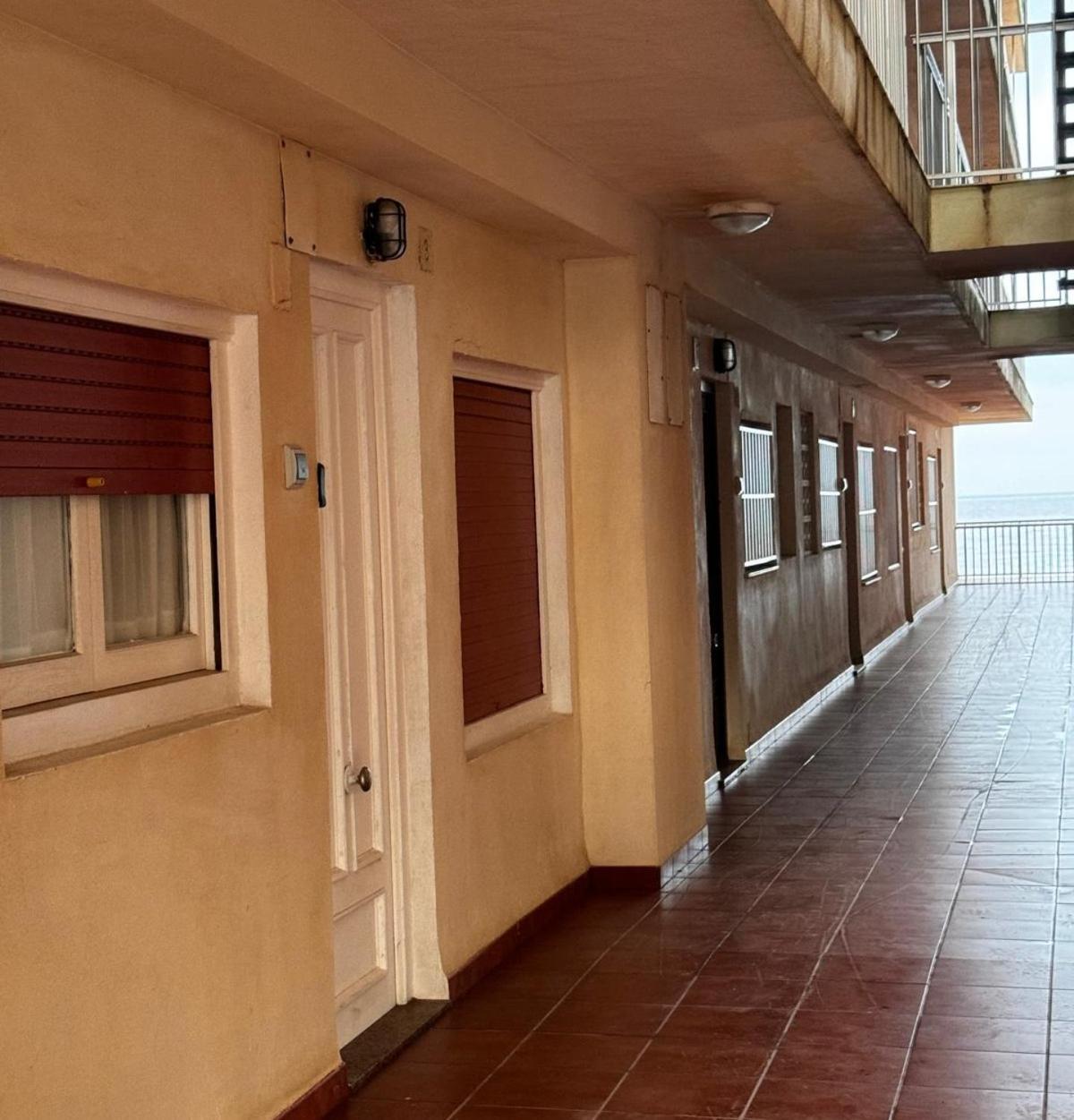 Apartamento Entero Primera Linea De Playa, Pet Friendly Tavernes de Valldigna Luaran gambar